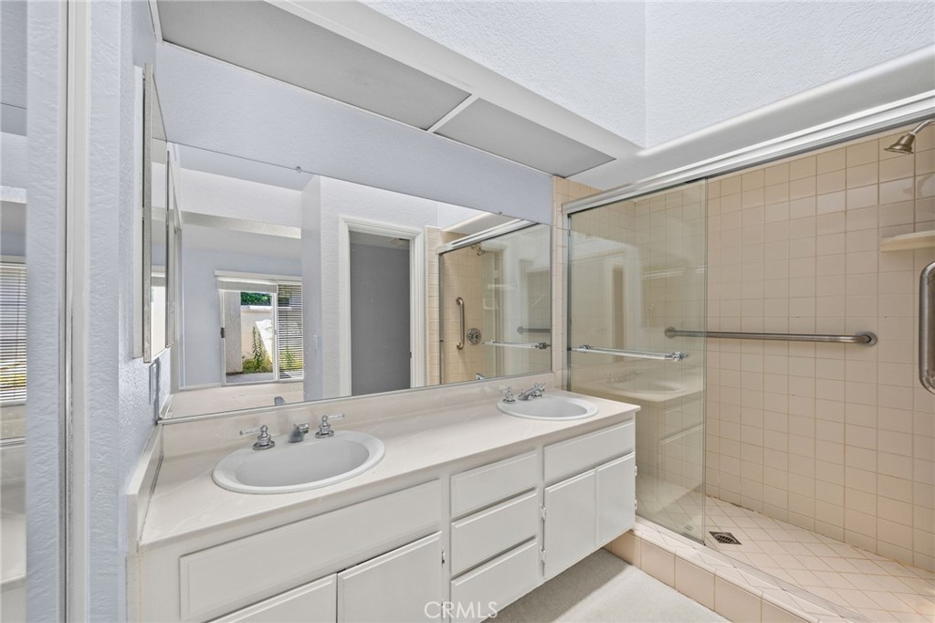 Primary Bathroom - 27353 Paseo Ravenna 35, San Juan Capistrano CA 92675 - photo 15