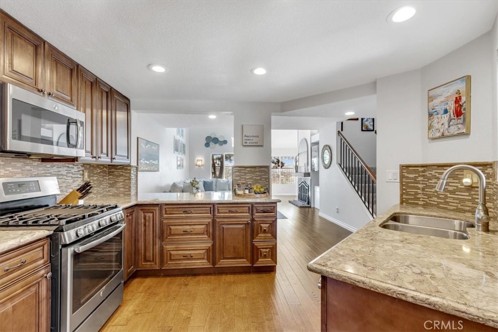 Remodeled kitchen provides functionality & conveinence. - 27355 Paseo Laguna, San Juan Capistrano CA 92675 - photo 11