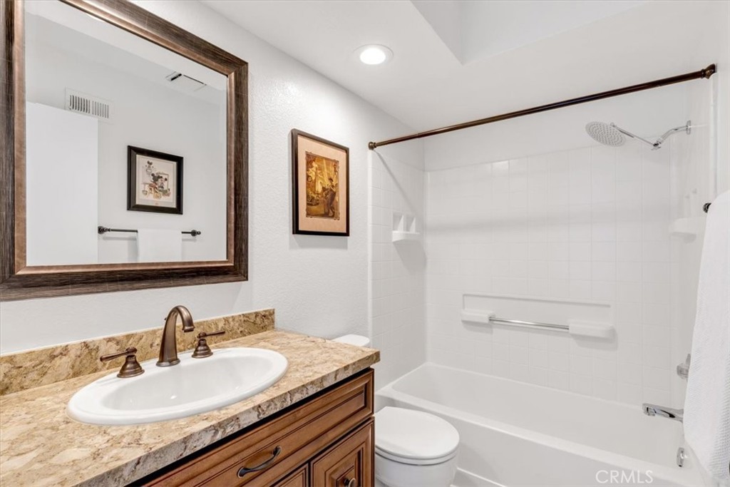 The third full bath is located upstairs in the loft area. - 27355 Paseo Laguna, San Juan Capistrano CA 92675 - photo 32