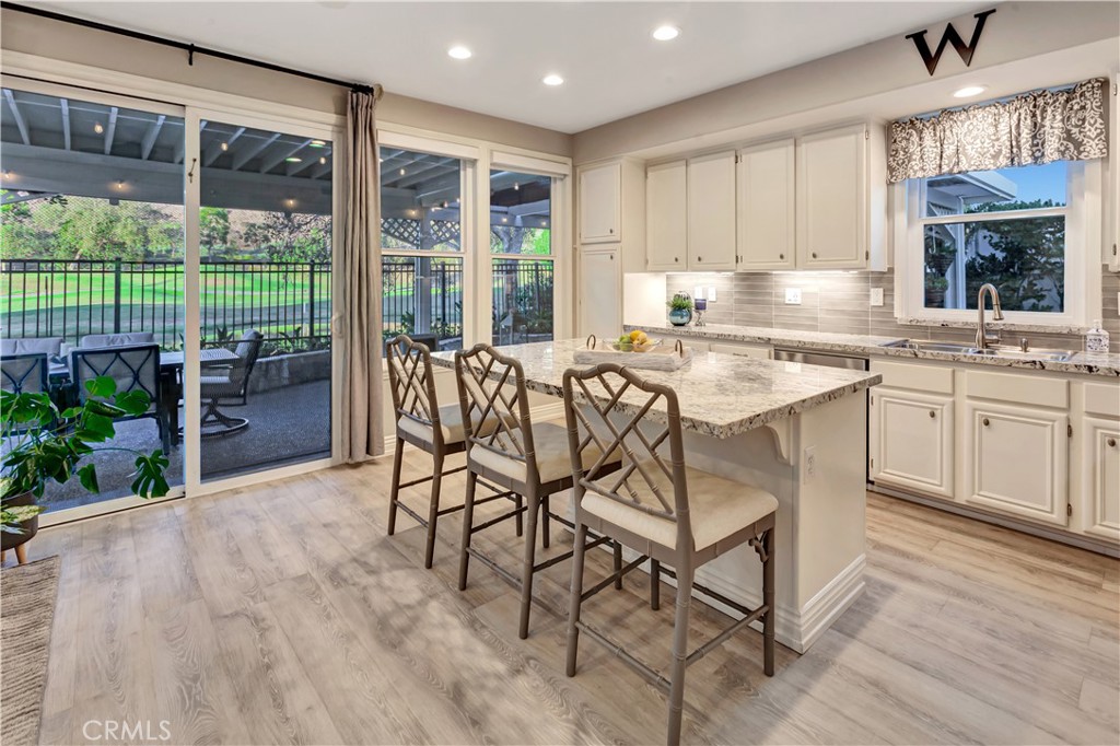 Kitchen Breakfast Bar - 27941 Via De Costa, San Juan Capistrano CA 92675 - photo 13