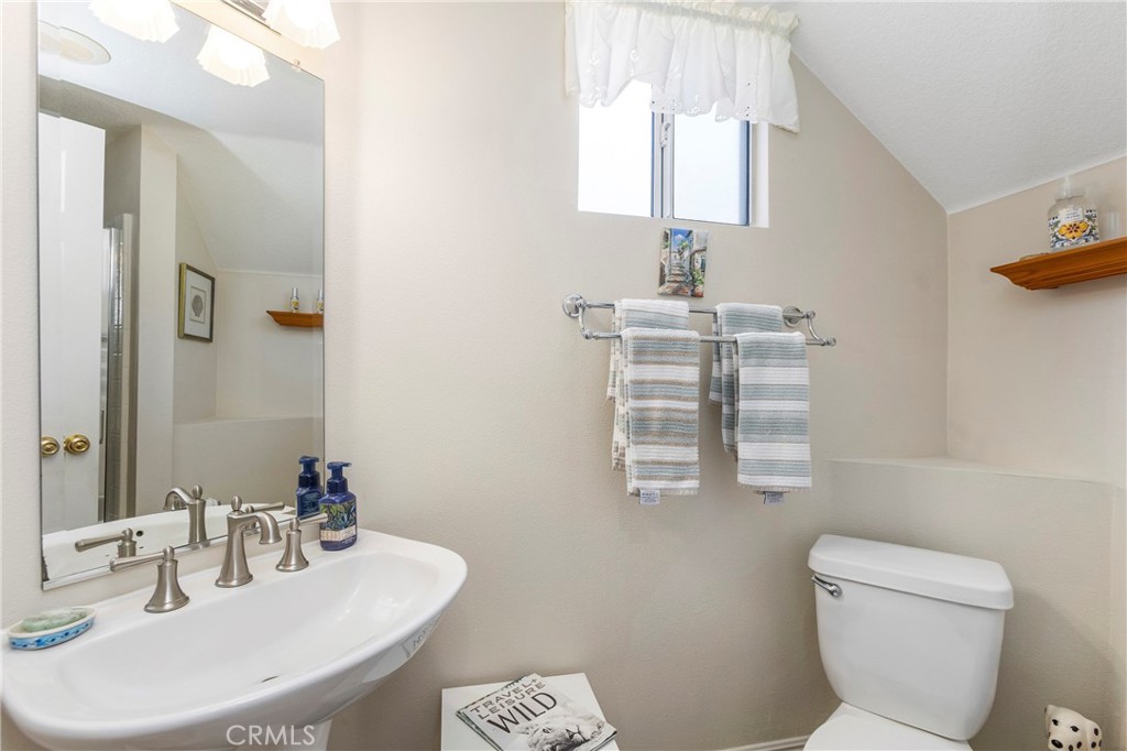 downstairs full bath - 27971 Via De Costa, San Juan Capistrano CA 92675 - photo 7