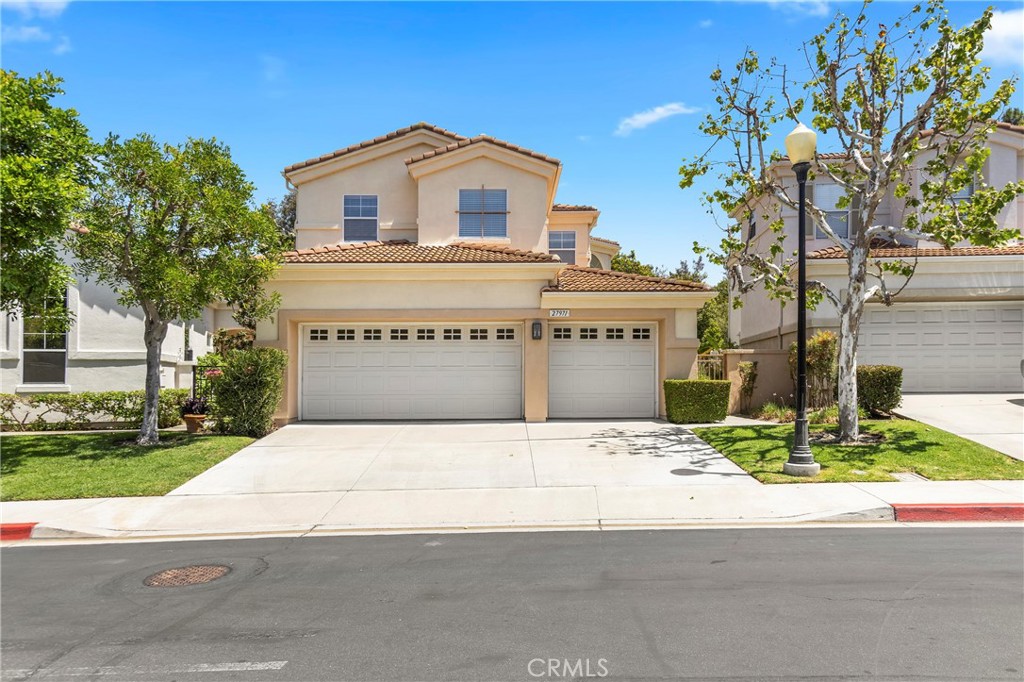 3-car garage and huge driveway - 27971 Via De Costa, San Juan Capistrano CA 92675 - photo 3