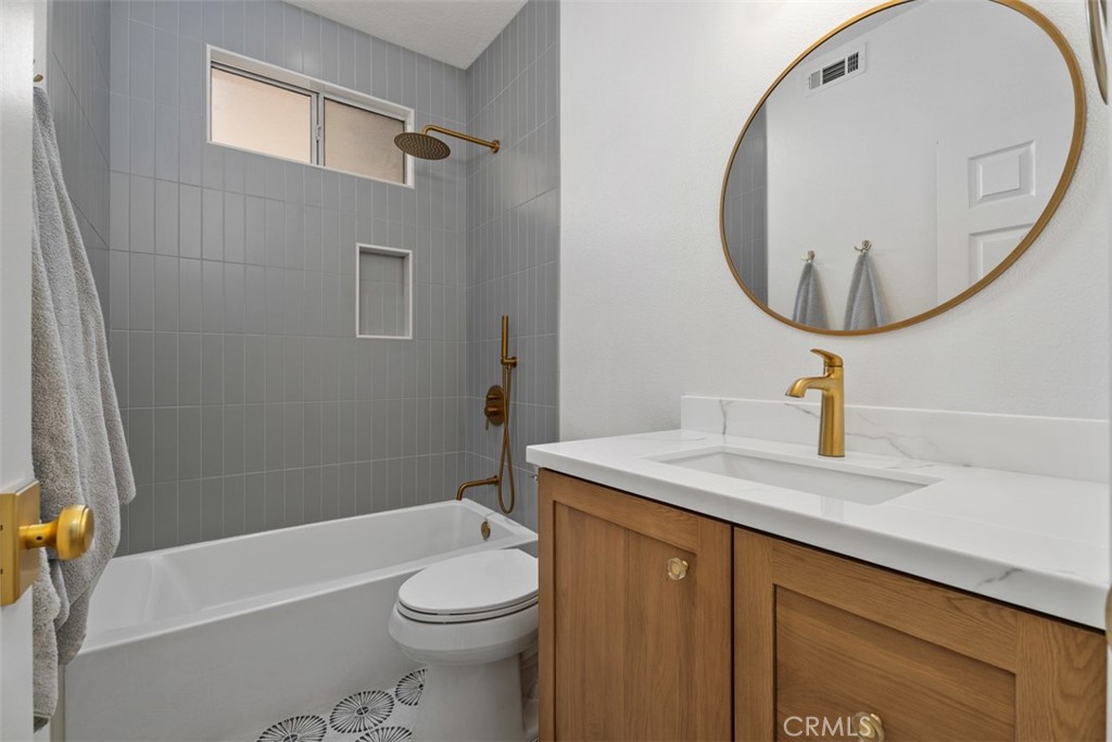 secondary bathroom - 28096 Paseo Hacienda, San Juan Capistrano CA 92675 - photo 13
