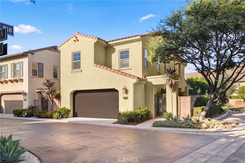 Desirable corner lot location offering added privacy and an inviting setting within gated San Juan Hills Estates. - 28242 Camino Del Rio, San Juan Capistrano CA 92675 - photo 2
