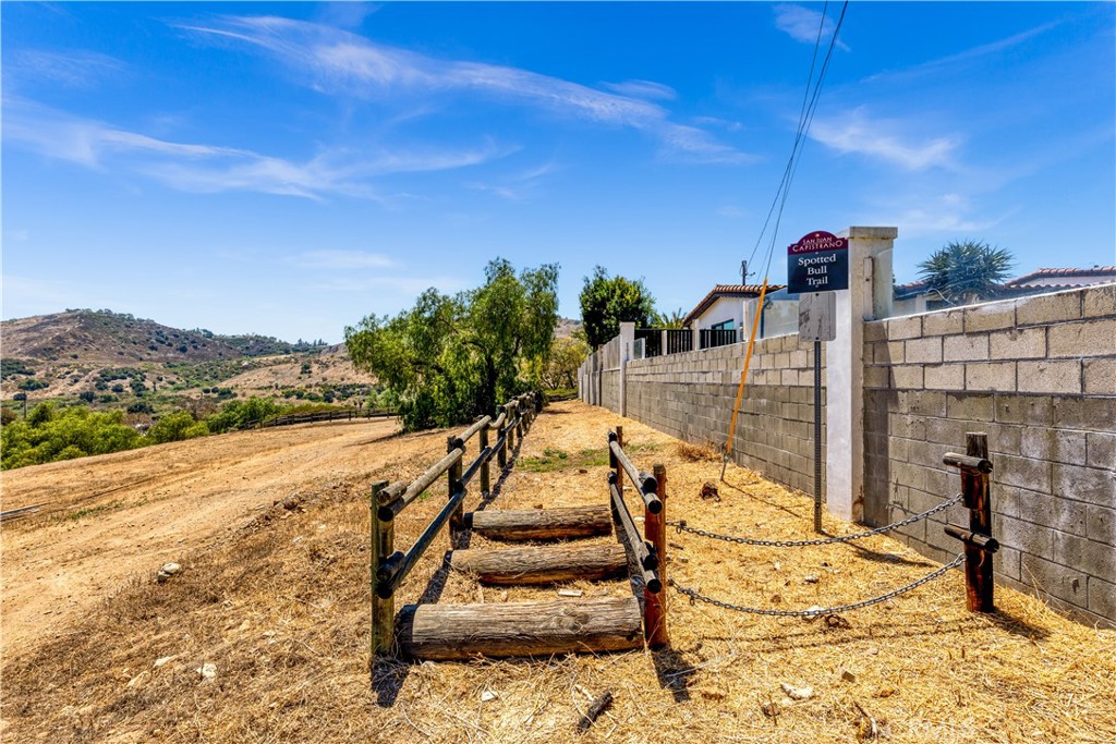 Spotted Bull trail head located in your side yard! - 29600 Spotted Bull Lane, San Juan Capistrano CA 92675 - photo 7