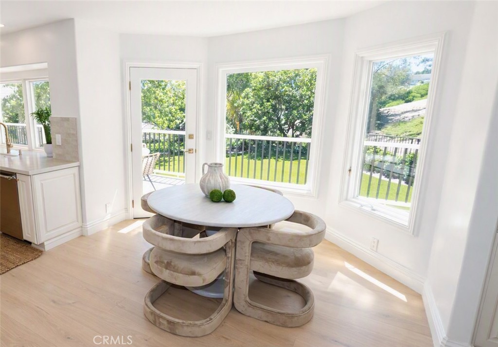Breakfast nook - 29991 Saddleridge, San Juan Capistrano CA 92675 - photo 13