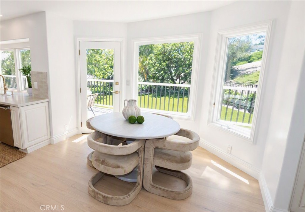 Breakfast nook - 29991 Saddleridge, San Juan Capistrano CA 92675 - photo 13