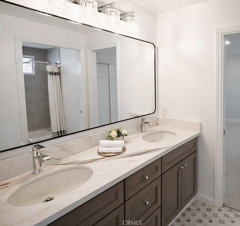 Upstairs guest bathroom - 29991 Saddleridge, San Juan Capistrano CA 92675 - photo 24