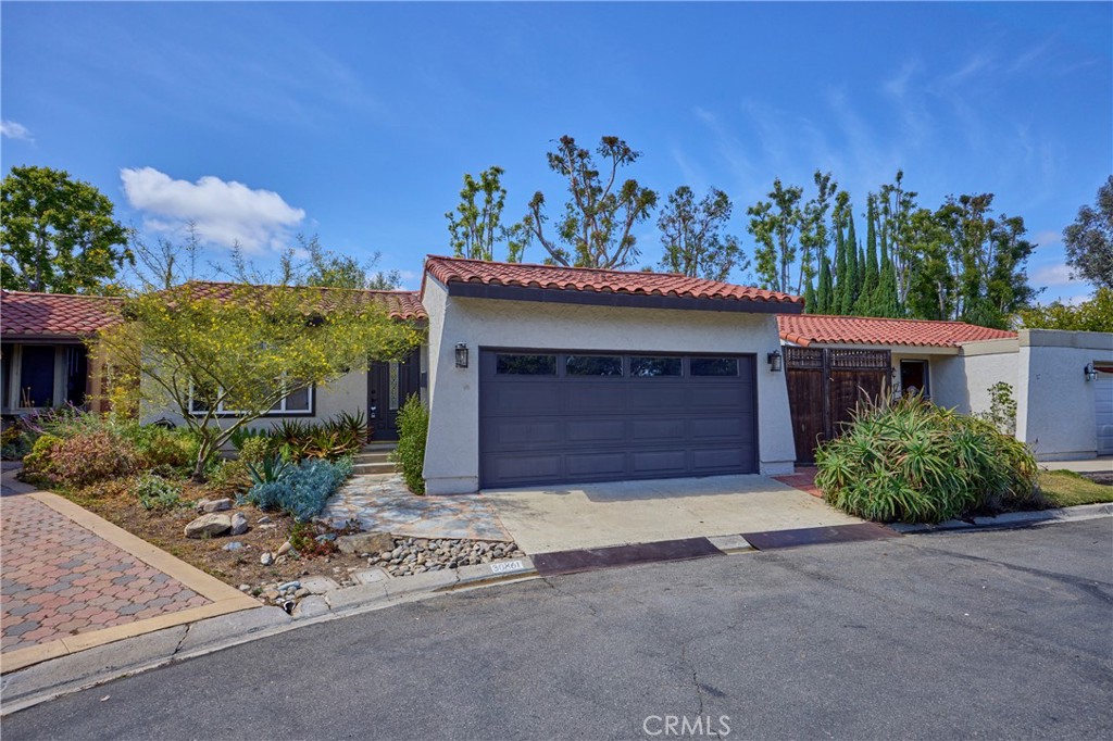 Great interior location with plenty of privacy. - 30861 Paseo El Marmol, San Juan Capistrano CA 92675 - photo 1