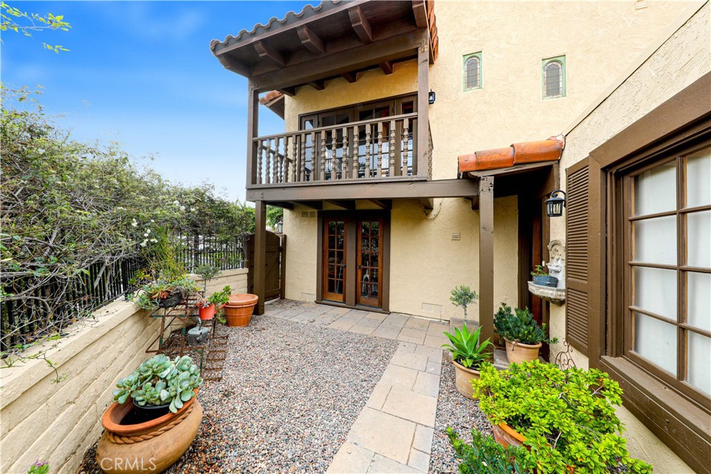 Front Courtyard. - 31135 Via Santo Tomas, San Juan Capistrano CA 92675 - photo 4