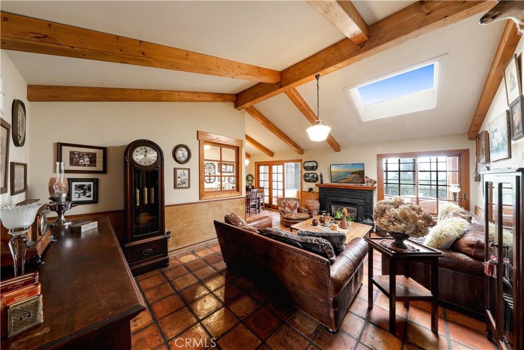 Living Room w/Fire Place and lots of Natural Light - 31135 Via Santo Tomas, San Juan Capistrano CA 92675 - photo 5