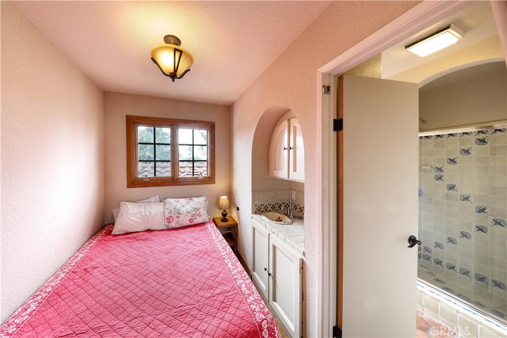 Up Stairs Loft Nook with Shower Bathroom - 31135 Via Santo Tomas, San Juan Capistrano CA 92675 - photo 18