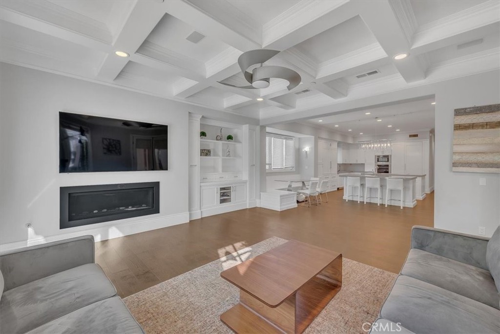 View from family room toward the kitchen. Open flowing floor plan - 31378 Juliana Farms Road, San Juan Capistrano CA 92675 - photo 18
