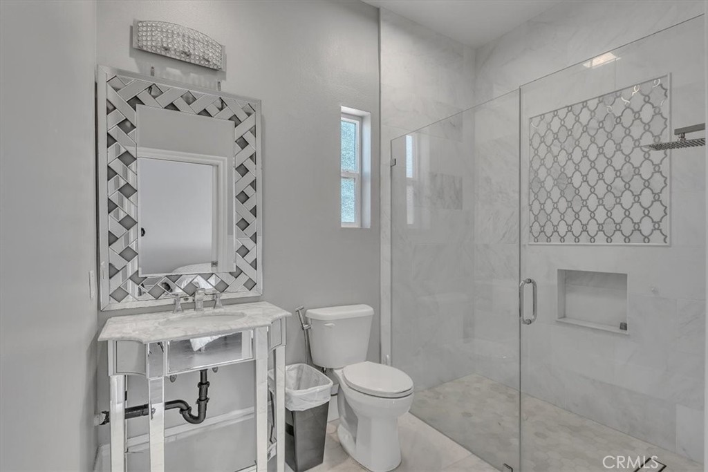 Main level bedroom bath - 31378 Juliana Farms Road, San Juan Capistrano CA 92675 - photo 22
