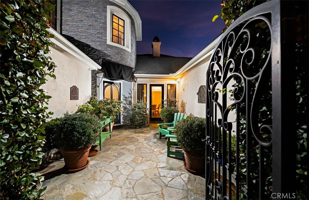 Gated courtyard entry - 31445 Juliana Farms Road, San Juan Capistrano CA 92675 - photo 7