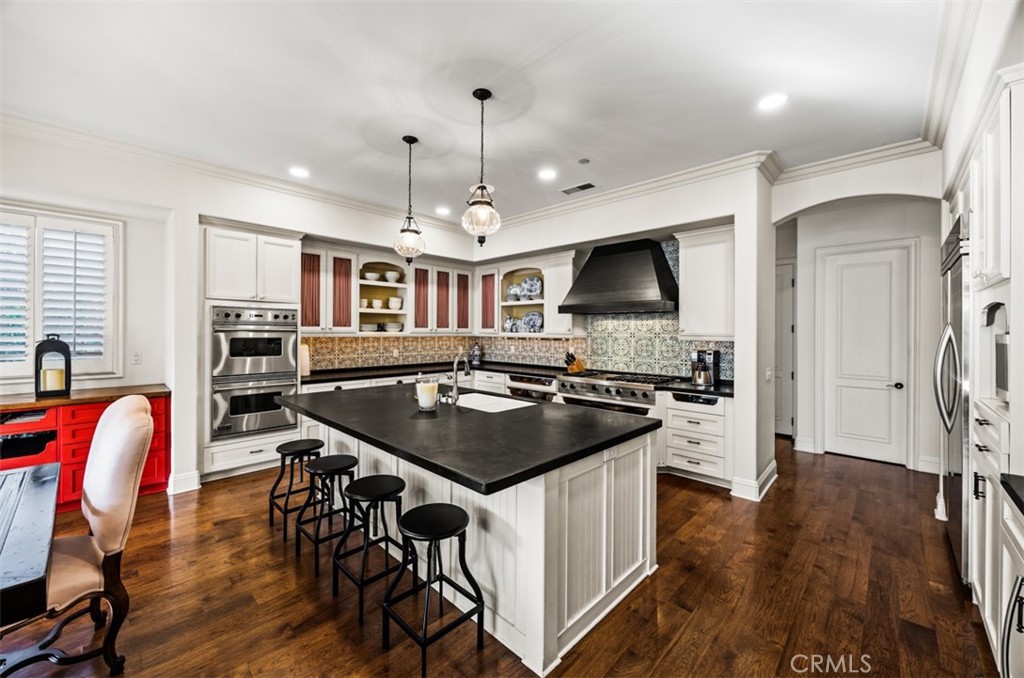 Large country French kitchen - 31445 Juliana Farms Road, San Juan Capistrano CA 92675 - photo 22