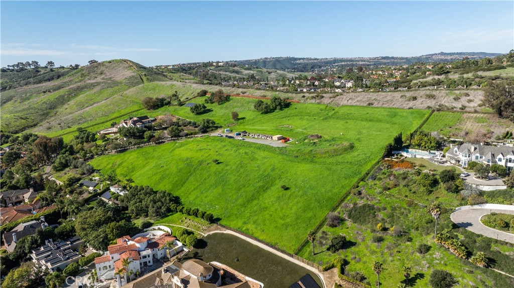 31641 Peppertree Bend, San Juan Capistrano CA 92675 - photo 2
