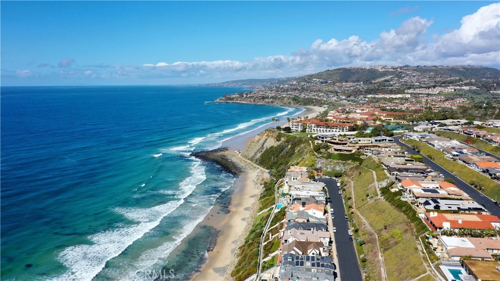 World renowned resorts like the Ritz Carlton Laguna Niguel and The Waldorf Astoria and Golf at The Links at Monarch Beac - 31641 Peppertree Bend, San Juan Capistrano CA 92675 - photo 22