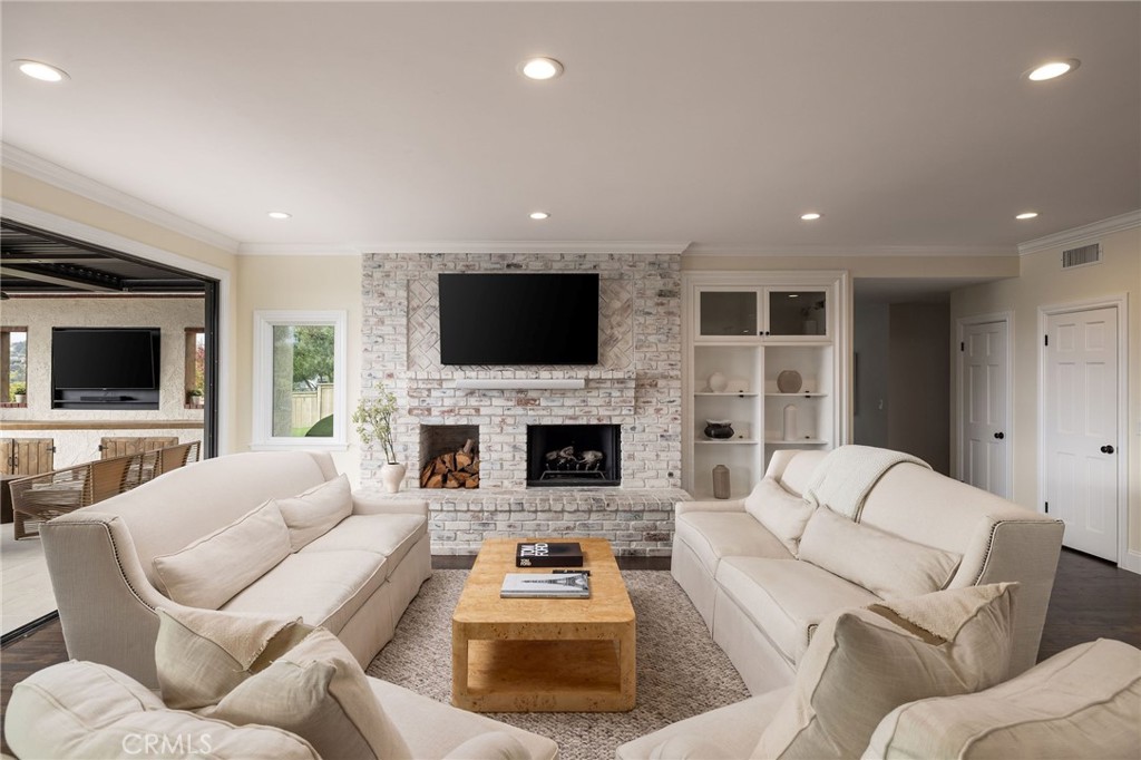 31687 Via Cervantes, San Juan Capistrano CA 92675 - photo 3