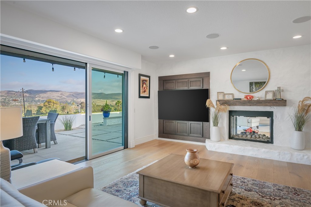 31752 Via Ana, San Juan Capistrano CA 92675 - photo 17