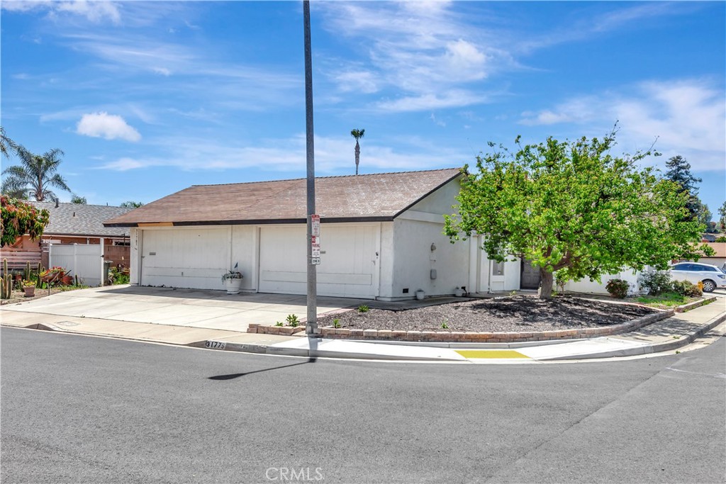 Right side unit of building - 31775 Via Belardes, San Juan Capistrano CA 92675 - photo 1