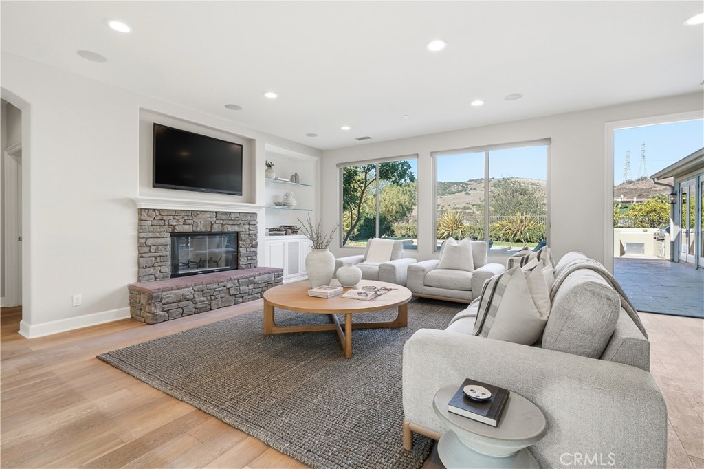 31800 Paseo Tarazona, San Juan Capistrano CA 92675 - photo 5