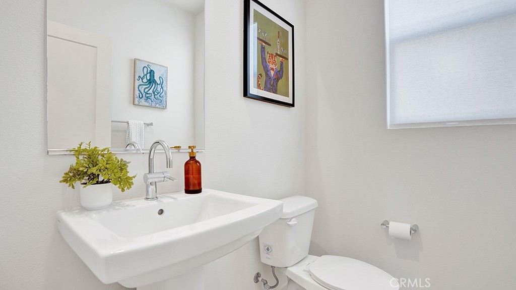 Main Floor 1/2 bathroom - 32041 Paseo Vienta, San Juan Capistrano CA 92675 - photo 15