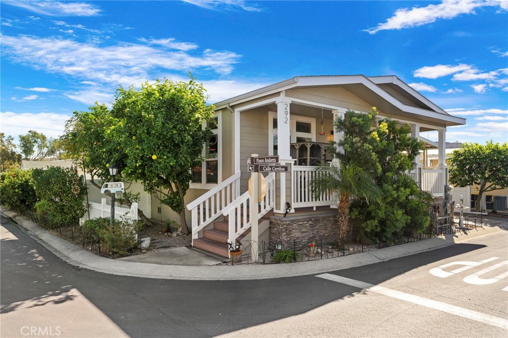 Stairs leading to front porch. - 32302 Alipaz 292, San Juan Capistrano CA 92675 - photo 2
