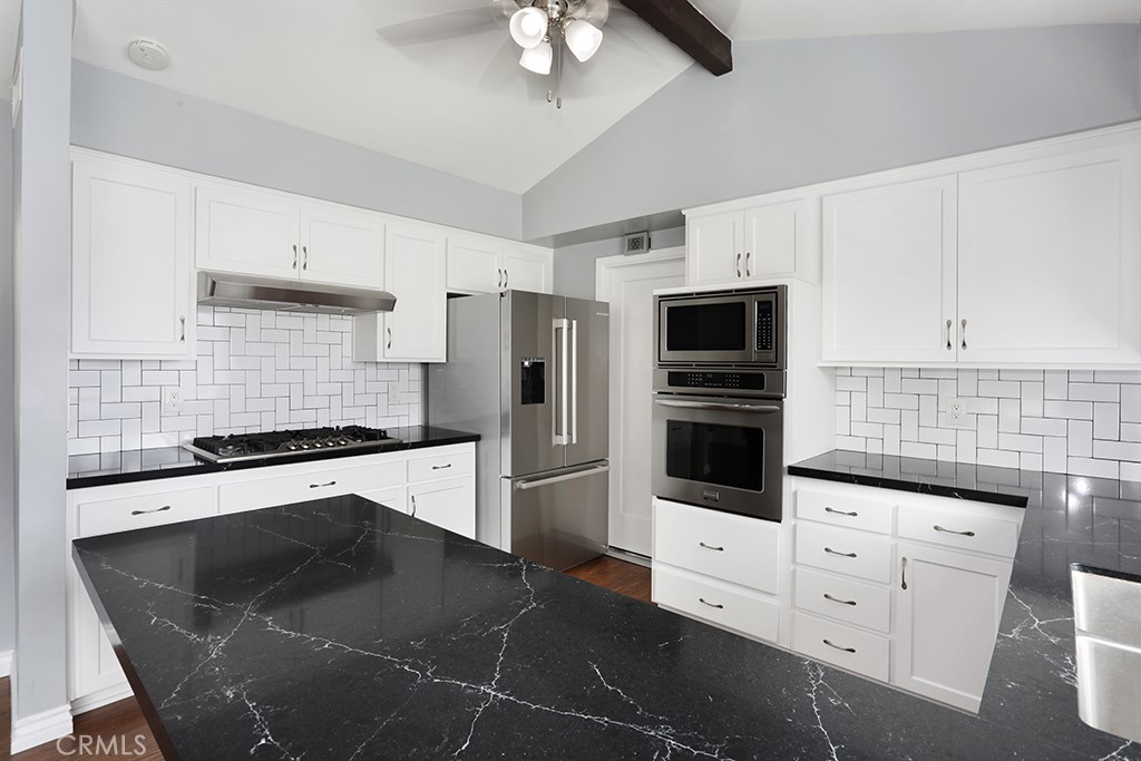 Kitchen - 33031 Driftwood Ct, San Juan Capistrano CA 92675 - photo 6