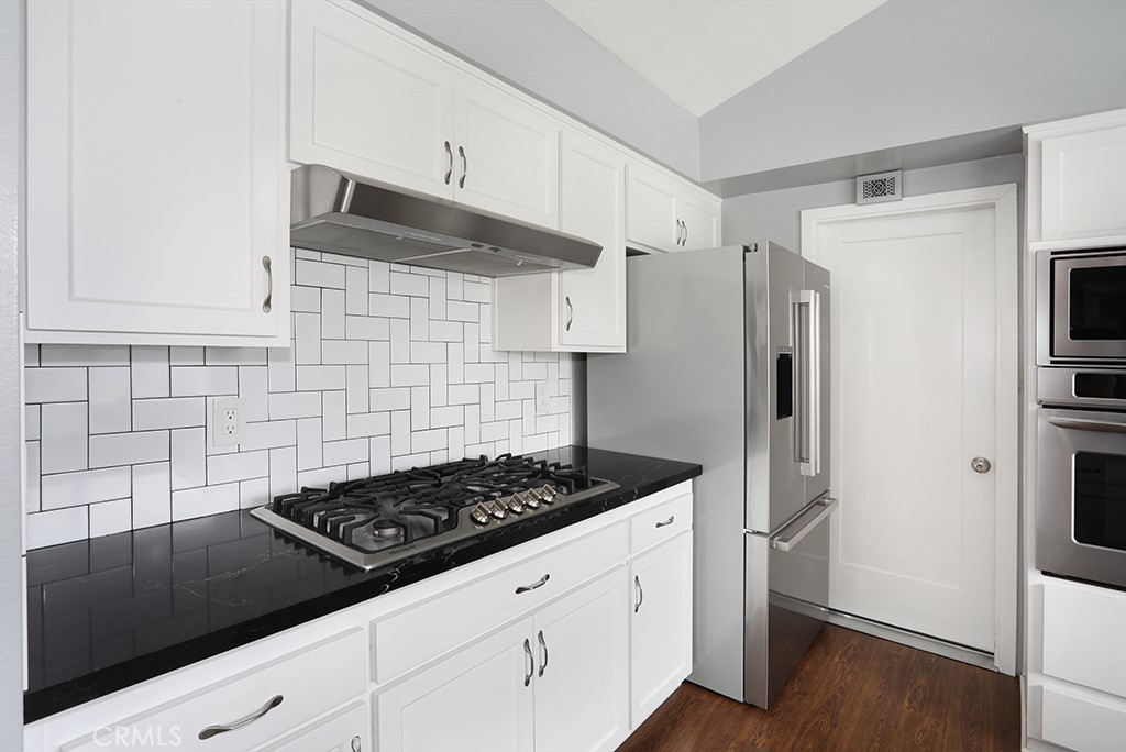 Kitchen - 33031 Driftwood Ct, San Juan Capistrano CA 92675 - photo 7