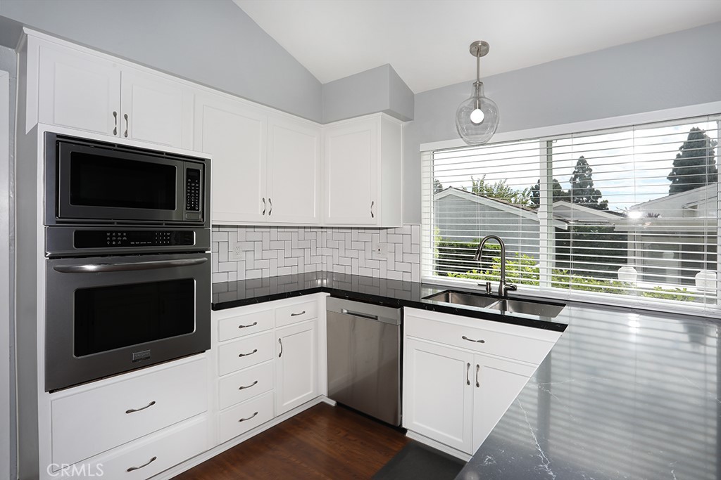 Kitchen - 33031 Driftwood Ct, San Juan Capistrano CA 92675 - photo 8