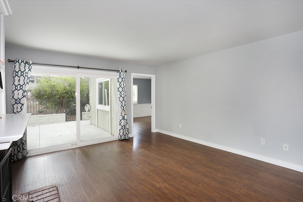 Living room - 33031 Driftwood Ct, San Juan Capistrano CA 92675 - photo 13