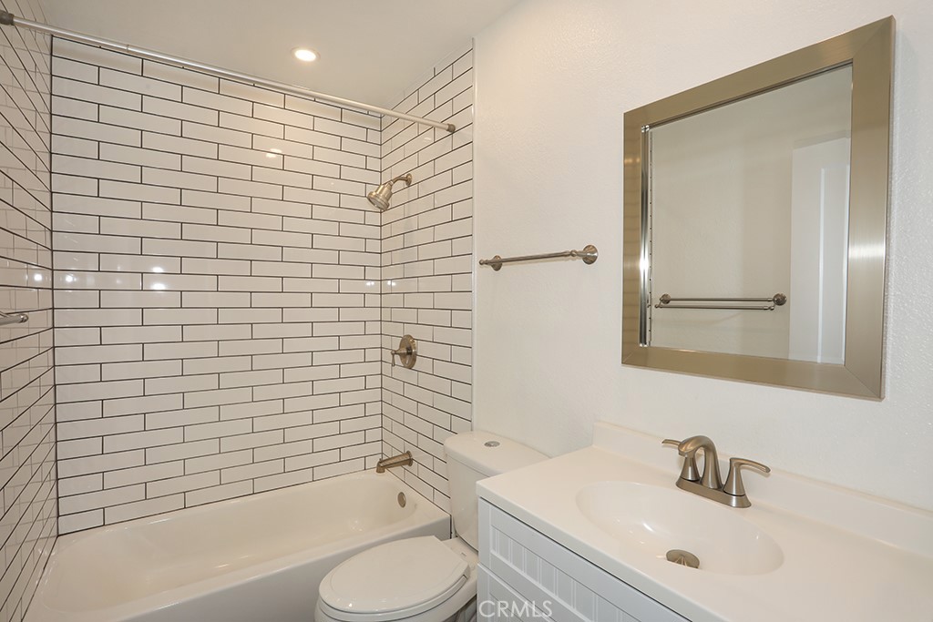 Upstairs Bathroom - 33031 Driftwood Ct, San Juan Capistrano CA 92675 - photo 27