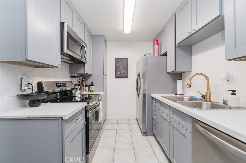 1000 W Macarthur Boulevard 94, Santa Ana CA 92707 - photo 7