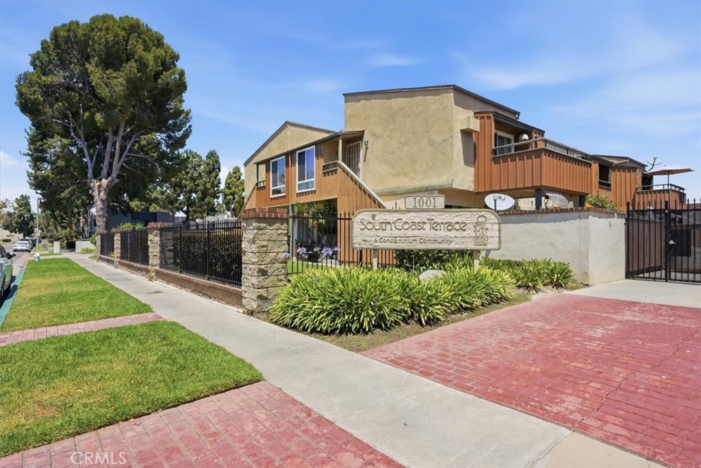 1001 131 W Stevens 131, Santa Ana CA 92707 - photo 1