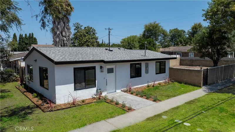 1001 E Saint Andrew Place, Santa Ana, CA 92707