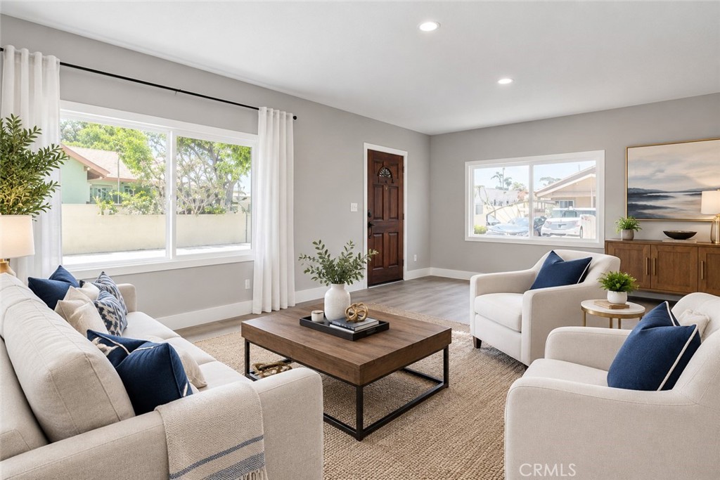 front house - very spacious family / living area - 1001 W Myrtle, Santa Ana CA 92703 - photo 15