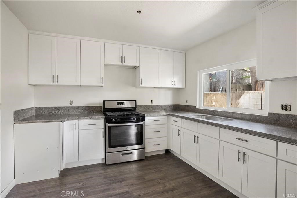 Kitchen Rear Building - 1001 W Myrtle, Santa Ana CA 92703 - photo 17