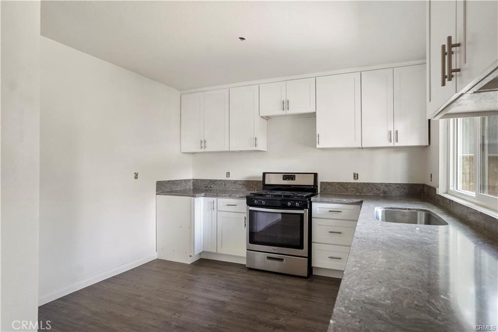 Kitchen Rear Building - 1001 W Myrtle, Santa Ana CA 92703 - photo 18