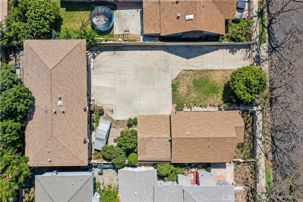 Big LOT with 2 Detached homes - 1001 W Myrtle, Santa Ana CA 92703 - photo 30