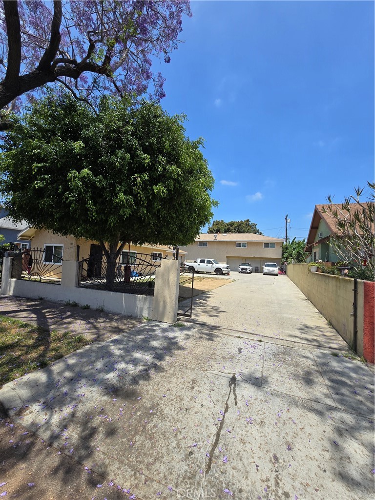 Wide, Driveway - 1001 W Myrtle, Santa Ana CA 92703 - photo 35