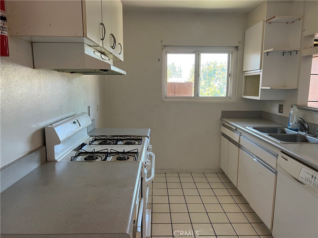 1001 W Stevens Avenue 415, Santa Ana CA 92707 - photo 3