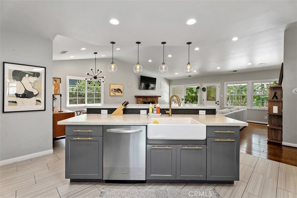 1002 W Santa Clara, Santa Ana CA 92706 - photo 4