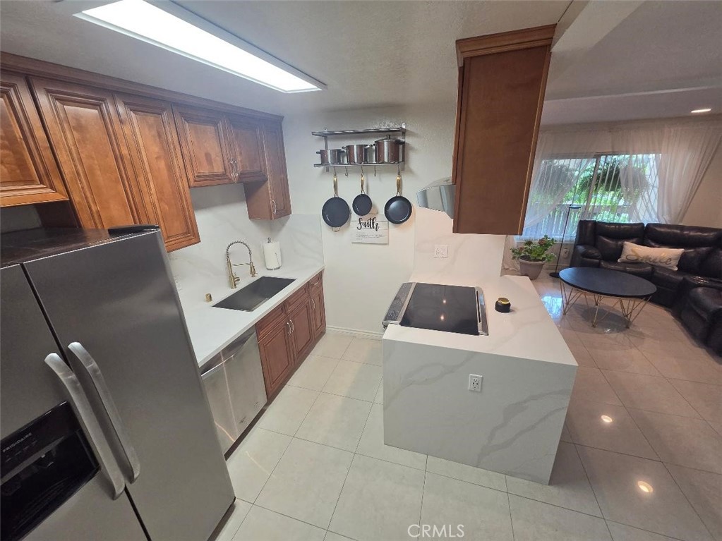 1010 W Macarthur Boulevard 77, Santa Ana CA 92707 - photo 13