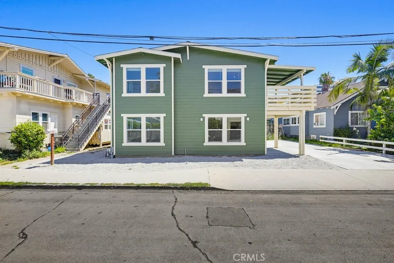 1017 Riverine Avenue, Santa Ana, CA 92701