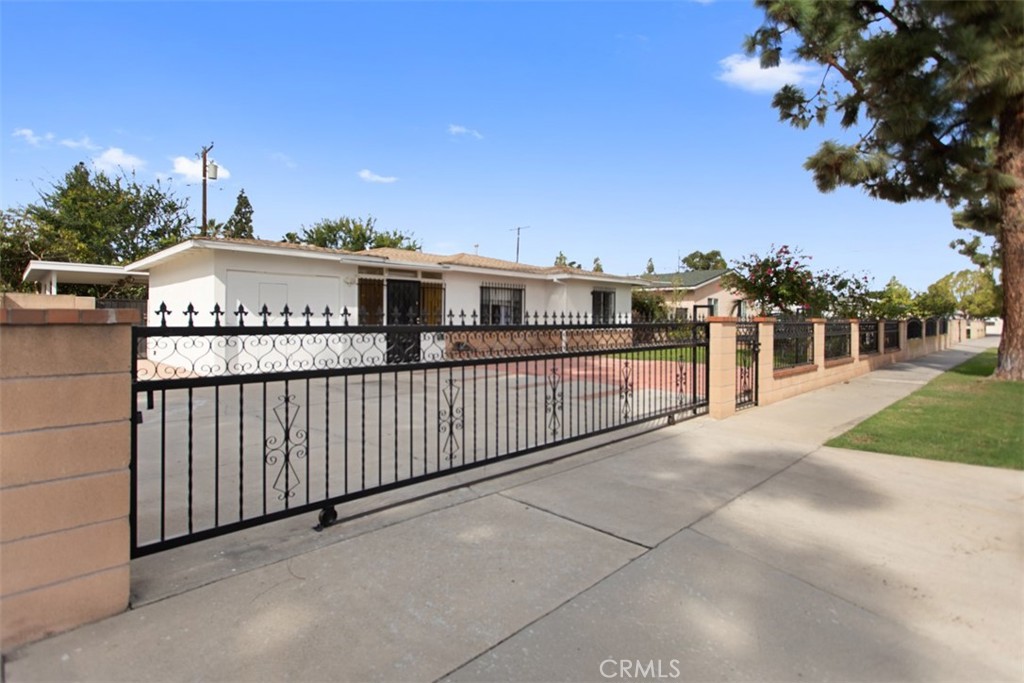 1018 S Virlee Street, Santa Ana CA 92704 - photo 3
