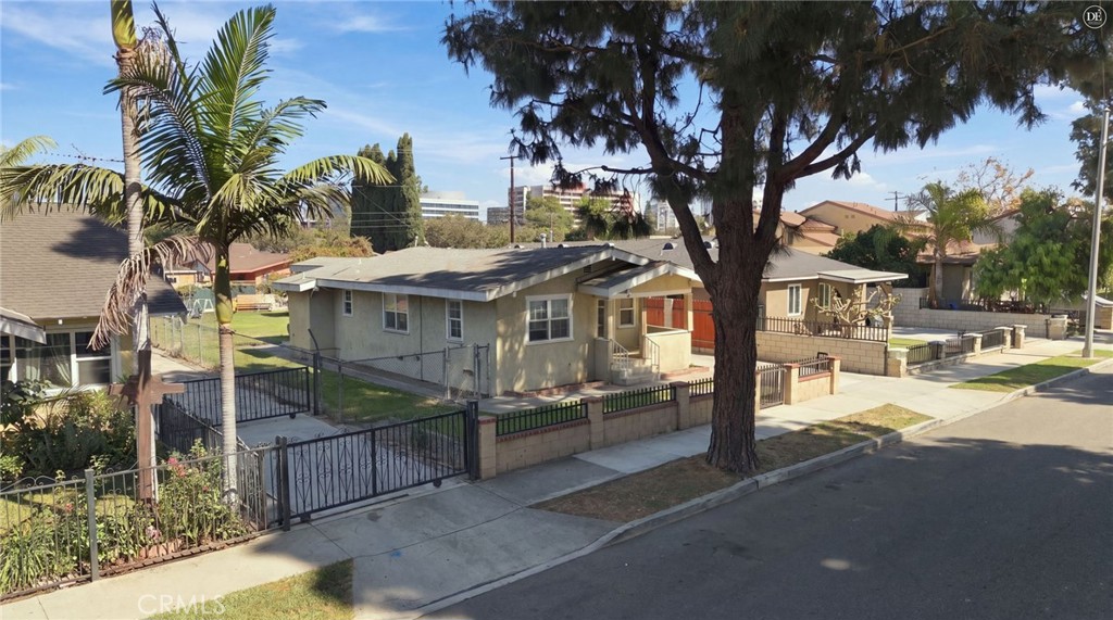 1019 W Pine Street, Santa Ana CA 92703 - photo 5