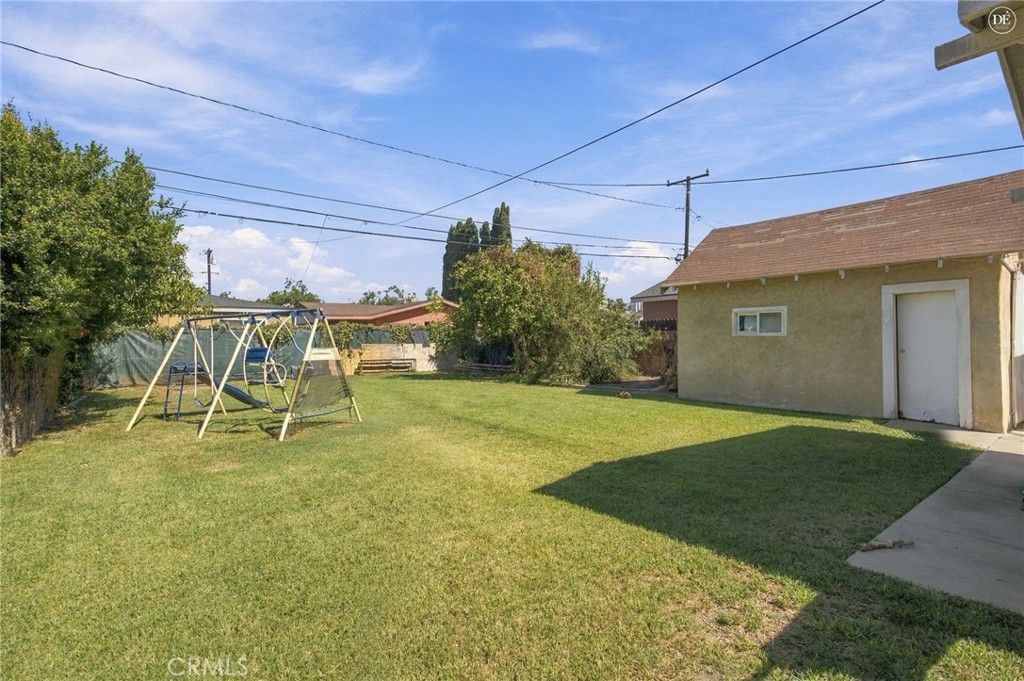 1019 W Pine Street, Santa Ana CA 92703 - photo 9