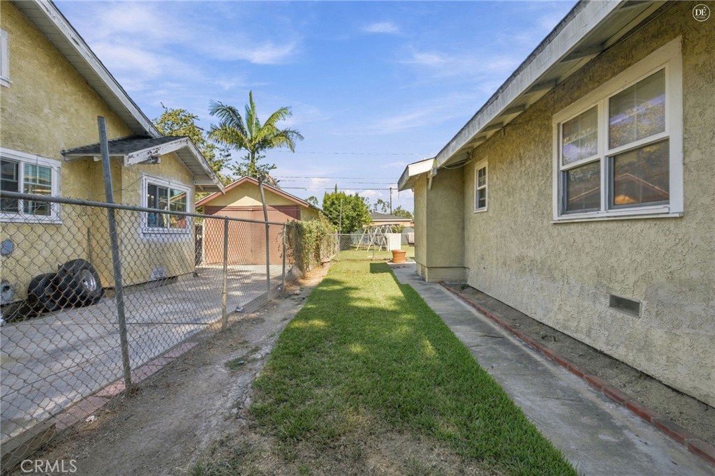 1019 W Pine Street, Santa Ana CA 92703 - photo 11