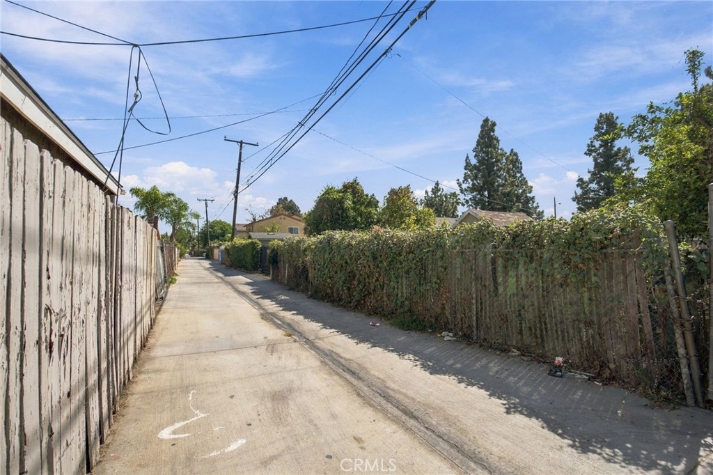 1019 W Pine Street, Santa Ana CA 92703 - photo 12
